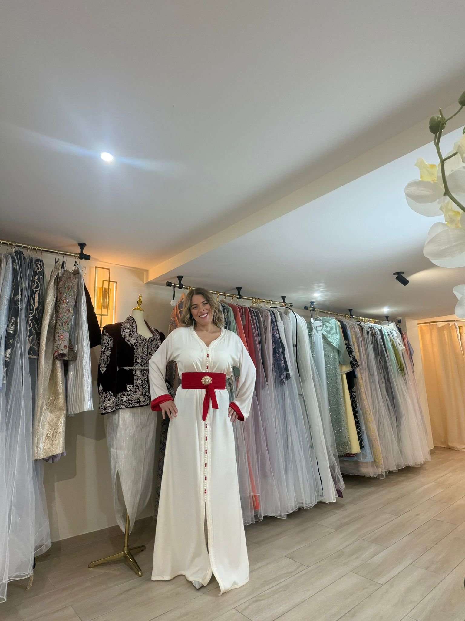 location Caftan blanc crème Maison Djordany Aulnay-sous-Bois