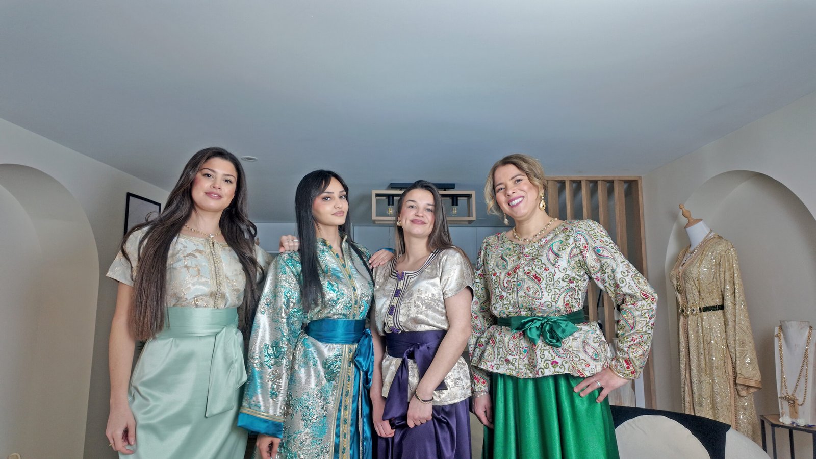 location robe Caftan multicolor Maison Djordany Aulnay-sous-Bois